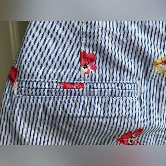 Old Navy Women's Everyday Short Sz 0 Blue White Stripe Floral Flat Front Shorts - Picture 6 of 11